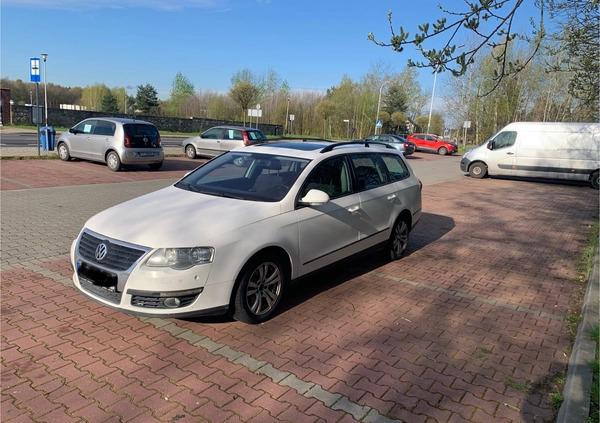 Volkswagen Passat cena 12700 przebieg: 454000, rok produkcji 2009 z Tychy małe 172